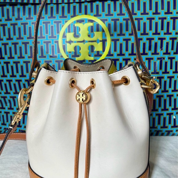 Tory Burch T Leather Bucket Bag - Limited Edition - Picture 9 of 10